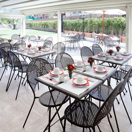 Aparthotel Adagio Vatican 4*